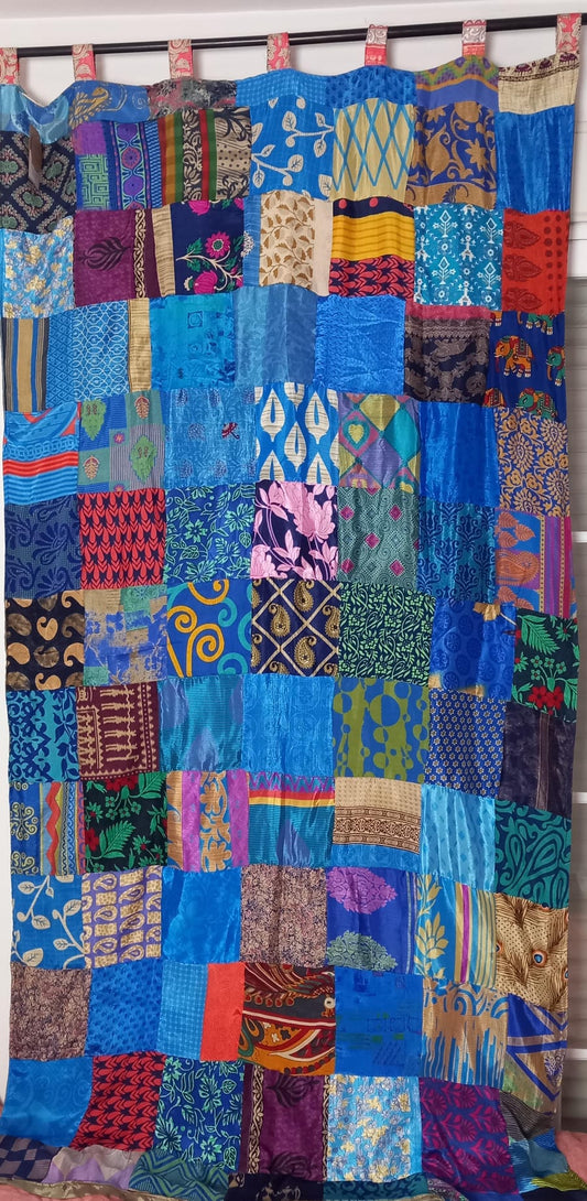 CORTINA CONFECCIONADA REVERSIBLE CON TRABILLAS EN PATCKWORK,PIEZAS VIBRANTES EN COLOR DE LA INDIA.ENVÍO GRATIS