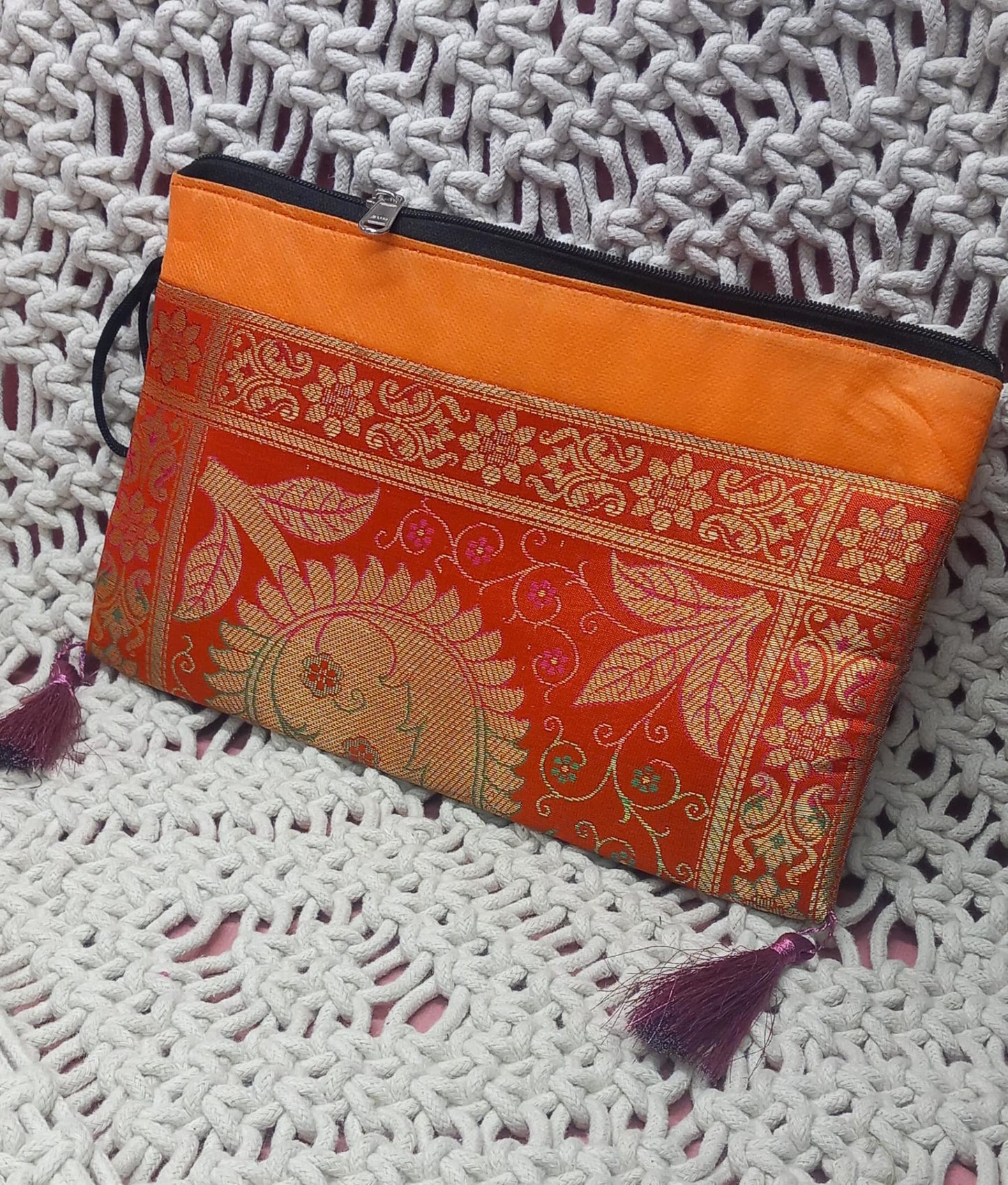 NECESER EN SEDA ELEGANTE IRREPETIBLE Y ESPECIAL. MÁS COLORES EN WEB.ENVÍO GRATIS SIN PEDIDO MÍNIMO.