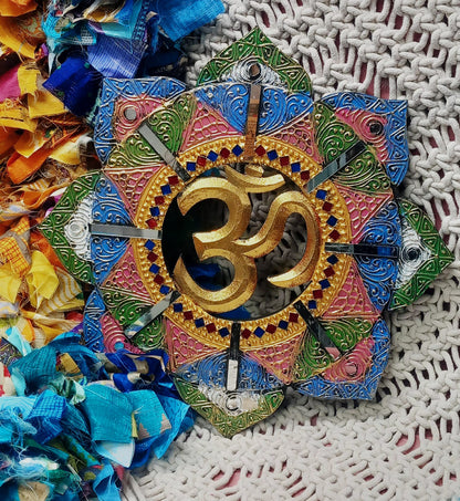 FLOR DE OM 30CM JOYA ARTESANAL HECHA A MANO EN INDONESIA TRANSMITE CALMA,AUTENTICIDAD Y ESPIRITUALIDAD.ENVÍO GRATIS SIN PEDIDO MÍNIMO.