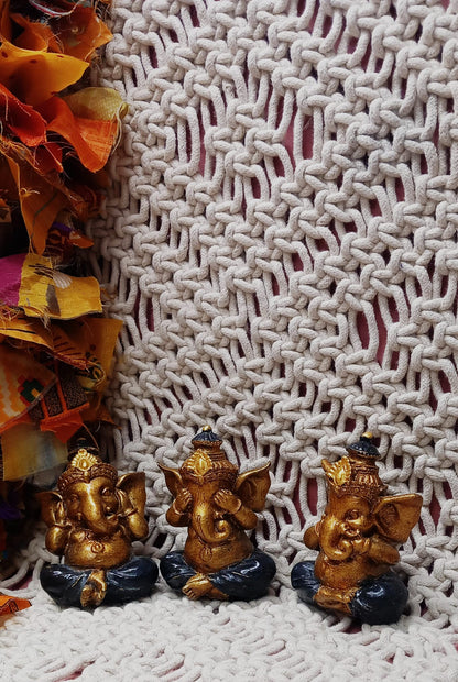 Set especial de 3 Piezas artesanales de carácter espiritual, ideal para llenar de intención y simbolismo cualquier espacio. Este set de Ganeshas es envío gratis sin pedido mínimo.
