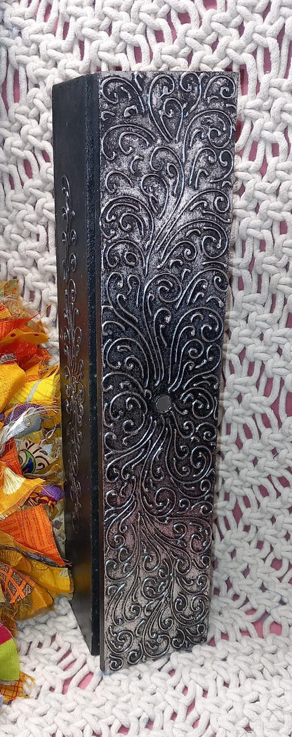 CAJA DE MADERA ARTESANALMENTE TALLADA Y PINTADA A MANO CON FILIGRANAS.ENVÍO GRATIS SIN PEDIDO MÍNIMO.