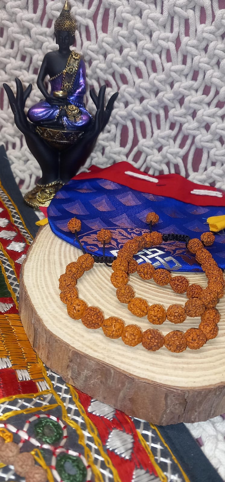 PULSERA MALA RUDRAKSHA PIENZA CON ALMA Y PROPÓSITO,HECHA ARTESANALMENTE.ENVÍO GRATIS SIN PEDIDO MÍNIMO.