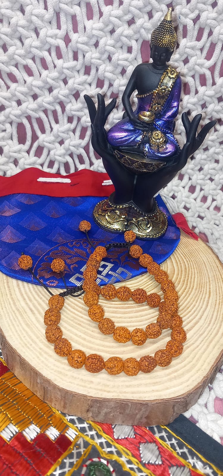 PULSERA MALA RUDRAKSHA PIENZA CON ALMA Y PROPÓSITO,HECHA ARTESANALMENTE.ENVÍO GRATIS SIN PEDIDO MÍNIMO.