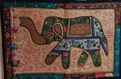 TAPIZ PATCHWORK 90X60CM CONFECCIONADO ARTESANALMENTE EN INDIA PORQUE TU ESPACIO MERECE VESTIR ARTE!ENVÍO GRATIS SIN PEDIDO MÍNIMO.