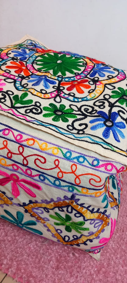 PUFF GORA CUADRADO 50CM HECHO A MANO Y CON ALMA EN INDIA.ENVÍO GRATIS SIN PEDIDO MÍNIMO.