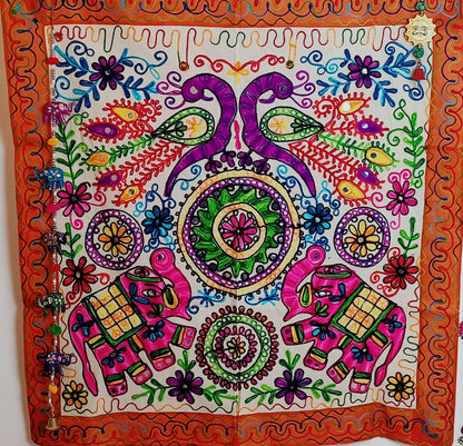 TAPIZ TEXTIL 90X90CM CON SÍMBOLO DE PROTECCIÓN,SABIDURÍA Y FORTUNA. BELLEZA ARTESANAL A MANO EN INDIA.ENVÍO GRATIS SIN PEDIDO MÍNMO