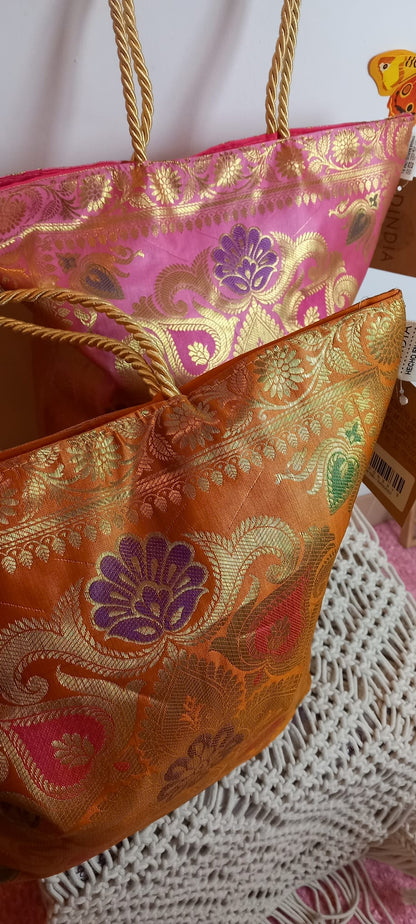 Bolsos Tote seda,artesanía India,envío gratis y precio sin competencia.Piezas exclusivas con boho vibes.
