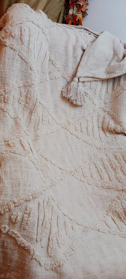 JARAPA PLAID ALON BEIG HUESO Plaid de Algodón con borlas en las esquinas.PRECIO SIN COMPETENCIA.Envío Gratis.