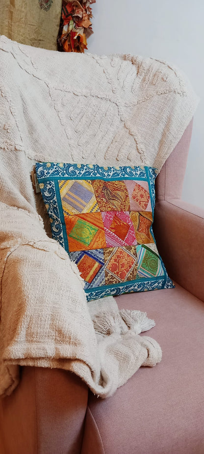Funda de Cojín Patchwork Retales en un pieza única,perfecto para dar vida a rincones especiales.ENVÍO GRATIS SIN PEDIDO MÍNIMO.