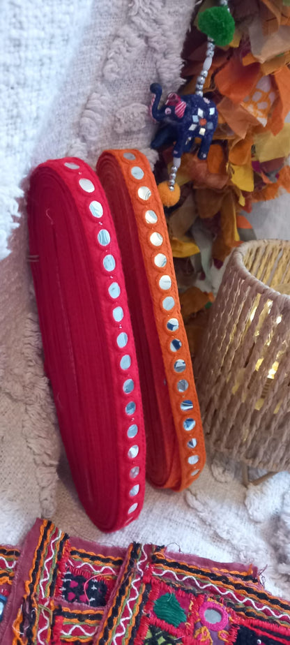 ROLLO DE MÁS DE 8METROS DE PASAMANERÍA ESPEJITOS ALGODÓN A ELEGIR ENTRE DOS COLORES.ENVÍO GRATIS DEL ROLLO SIN PEDIDO MÍNIMO.