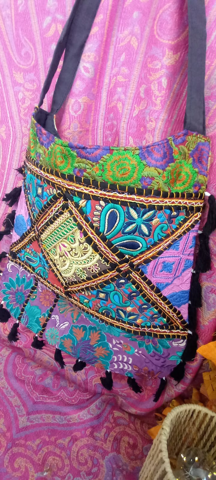 UN BOLSO CON ALMA,SIGNIFICADO Y ESTILO ÚNICO.BOLSO AGRA NAYA.ENVÍO GRATIS SIN PEDIDO MÍNIMO.