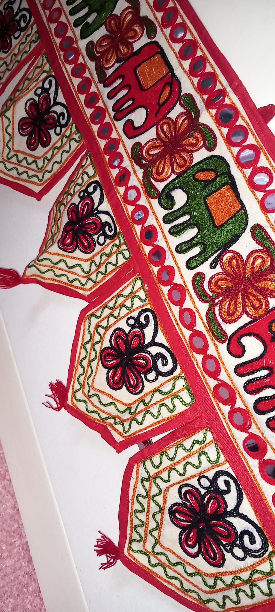 TORÁN GORA BORDADO 30X100CM ELEFANTES DE BUENA SUERTE Y PROTECCIÓN.HECHO A MANO EN INDIA.ENVÍO GRATIS SIN PEDIDO MÍNIMO.