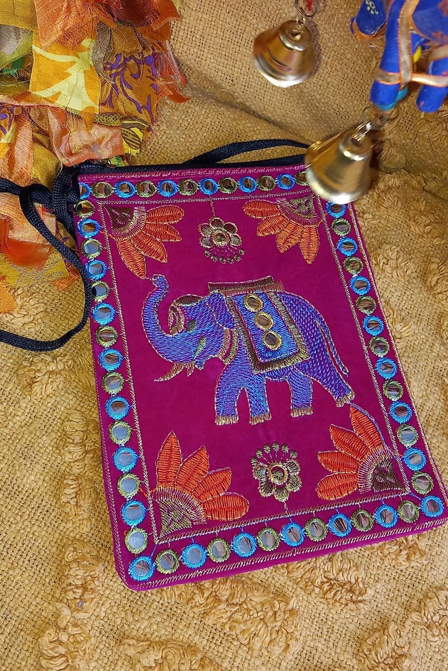 BOLSOS CLUTCH VELVET ACCESORIO ÚNICO Y ARTESANAL,UNA JOYA TEXTIL CON ENVÍO GRATIS SIN PEDIDO MÍNIMO.