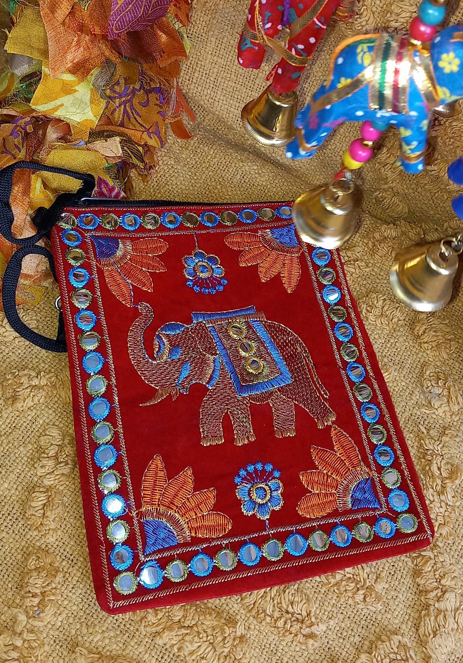 BOLSOS CLUTCH VELVET ACCESORIO ÚNICO Y ARTESANAL,UNA JOYA TEXTIL CON ENVÍO GRATIS SIN PEDIDO MÍNIMO.