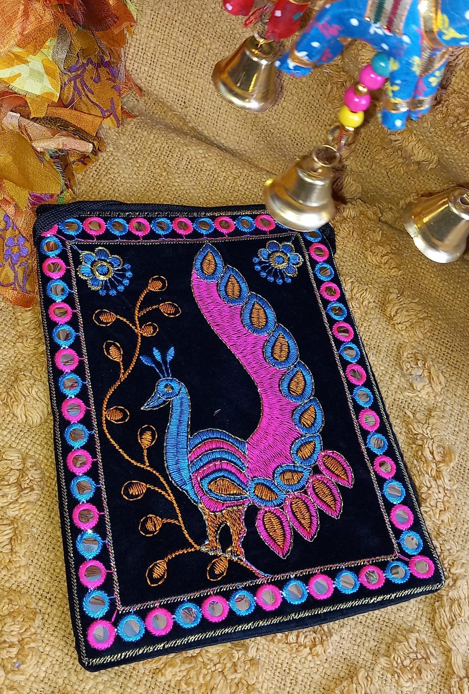 BOLSOS CLUTCH VELVET ACCESORIO ÚNICO Y ARTESANAL,UNA JOYA TEXTIL CON ENVÍO GRATIS SIN PEDIDO MÍNIMO.