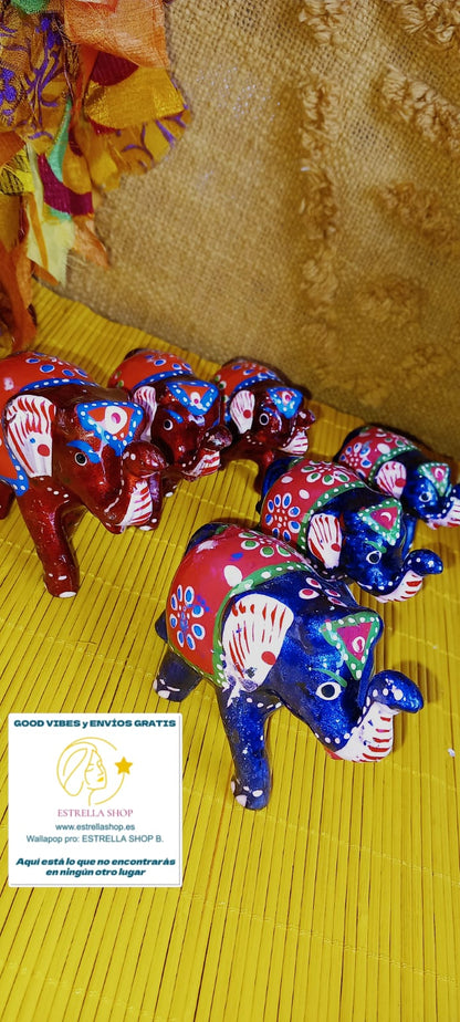 SET 3 ELEFANTES PINTADOS A MANO EN BURDEOS O AZUL.-Un conjunto decorativo que irradia elegancia y simbolismo.ENVÍO GRATIS SIN PEDIDO MÍNIMO.