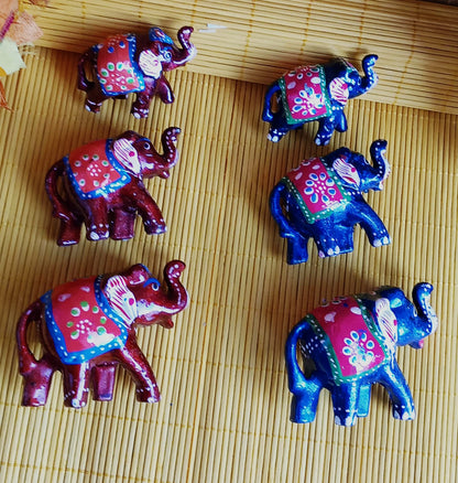 SET 3 ELEFANTES PINTADOS A MANO EN BURDEOS O AZUL.-Un conjunto decorativo que irradia elegancia y simbolismo.ENVÍO GRATIS SIN PEDIDO MÍNIMO.