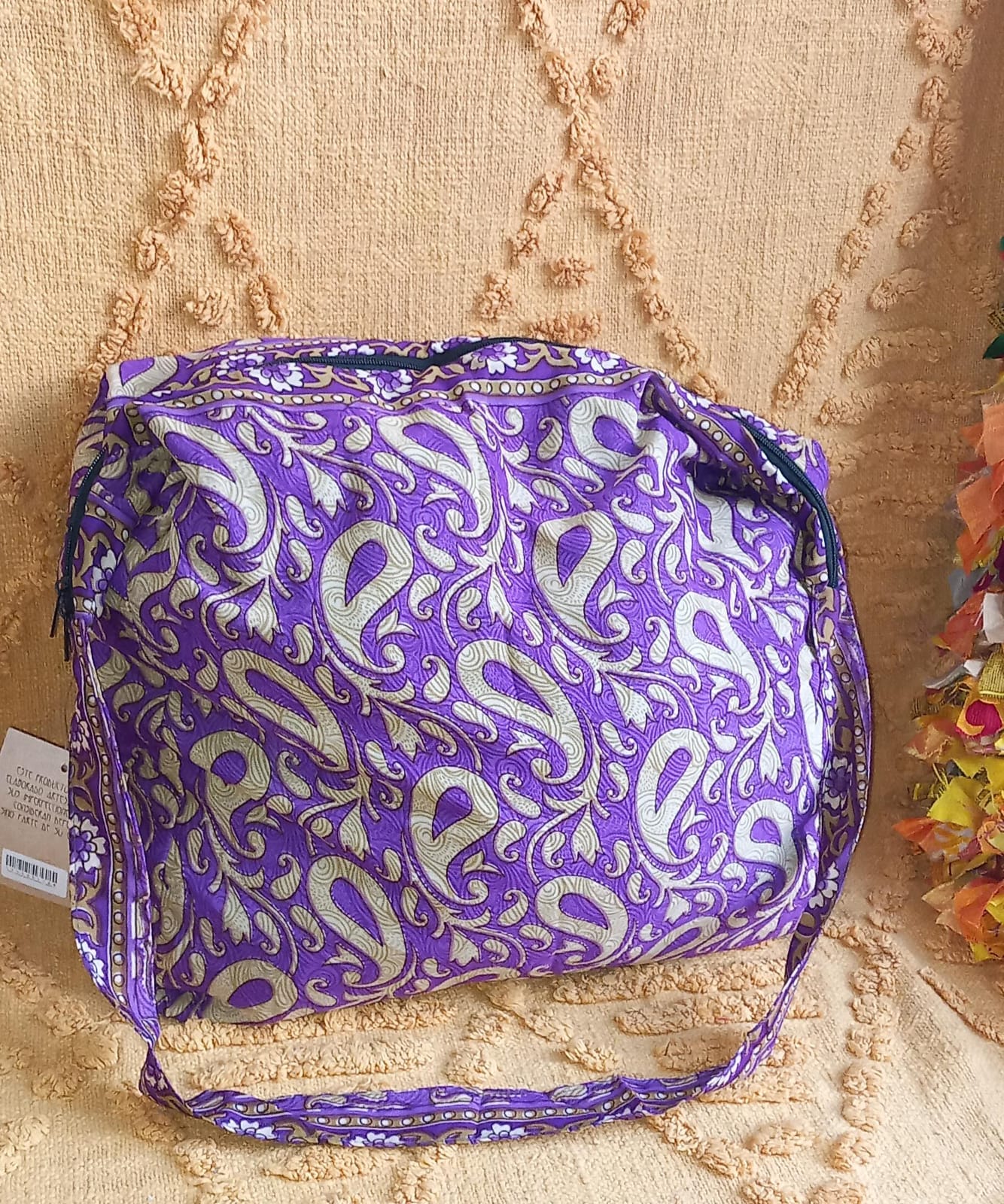 BOLSO SEDA CON CREMALLERA,AUTÉNTICA ARTESANÍA INDIA CON MÁGICOS COLORES.ENVÍO GRATIS SIN PEDIDO MÍNIMO.