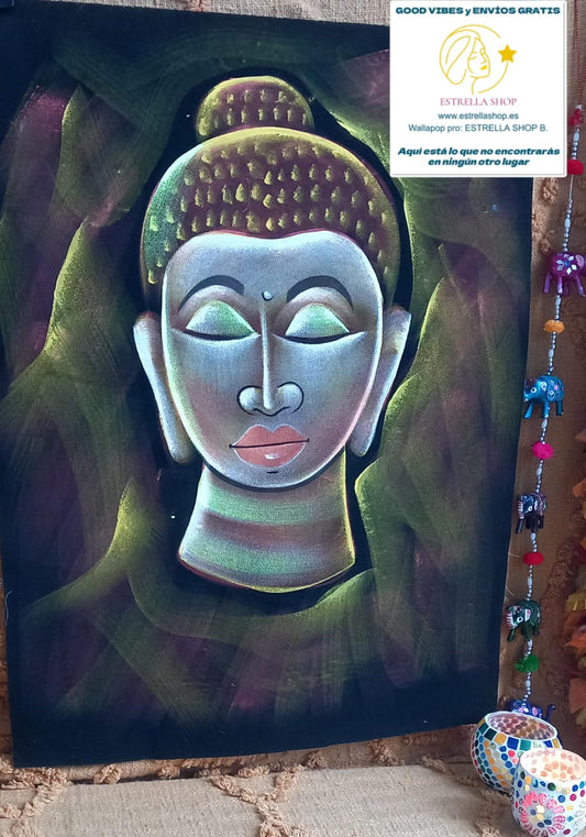 Una obra espiritual cargada de simbolismo y color. Este terciopelo artesanal de 70x50 cm ha sido pintado a mano con una representación de Buda, en una explosión de pinceladas multicolor que transmite serenidad, equilibrio y conexión interior. Montado sobre tela terciopelo y pintado a mano, lo que lo convierte en una opción perfecta para decorar espacios con alma y energía positiva.