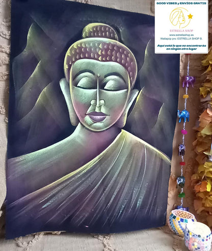 Una obra espiritual cargada de simbolismo y color. Este terciopelo artesanal de 70x50 cm ha sido pintado a mano con una representación de Buda, en una explosión de pinceladas multicolor que transmite serenidad, equilibrio y conexión interior. Montado sobre tela terciopelo y pintado a mano, lo que lo convierte en una opción perfecta para decorar espacios con alma y energía positiva.