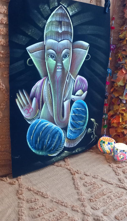 TEXTIL TERCIOPELO GANESHA EN 3 COLORES A ELEGIR PINTADO A MANO EN INDIA UNA OBRA CARGADA DE SIMBOLISMO Y COLOR. ENVÍO GRATIS SIN PEDIDO MÍNIMO.