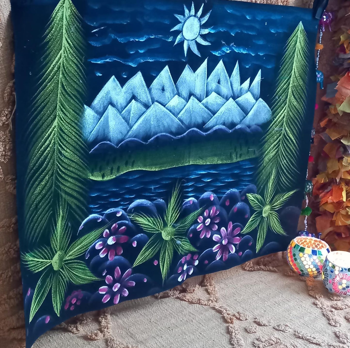 TEXTIL TERCIOPELO PINTADO A MANO EN INDIA UNA OBRA CARGADA DE SIMBOLISMO Y COLOR. ENVÍO GRATIS SIN PEDIDO MÍNIMO.