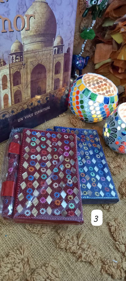 2 LIBRETAS Y 2 BOLIS SET IMPRENSCINDIBLE HECHO A MANO EN INDIA**EL PRECIO DE 9.99€ ES POR 2 SET DE LIBRETA Y BOLI. EN TOTAL POR 9.99€ RECIBIRÁ 2 LIBRETAS Y SUS 2 BOLIS**