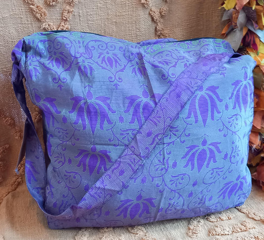 BOLSO SEDA CON CREMALLERA,AUTÉNTICA ARTESANÍA INDIA CON MÁGICOS COLORES.ENVÍO GRATIS SIN PEDIDO MÍNIMO.