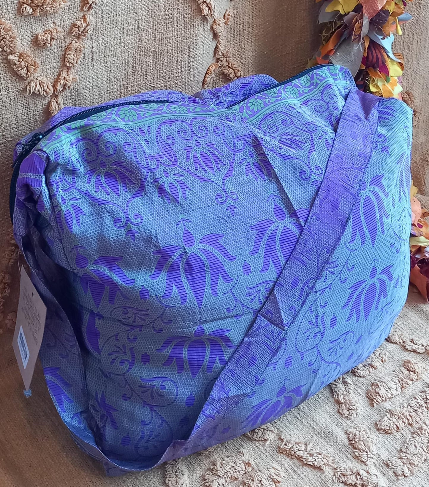 BOLSO SEDA CON CREMALLERA,AUTÉNTICA ARTESANÍA INDIA CON MÁGICOS COLORES.ENVÍO GRATIS SIN PEDIDO MÍNIMO.