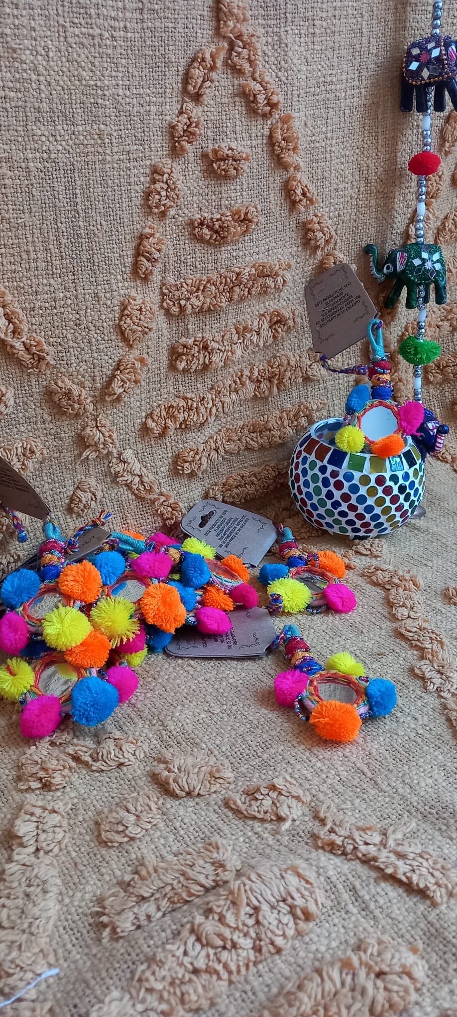 PACK DE 4 ABALORIOS POMPONES CON CRISTALITOS HECHO DE FORMA ARTESANAL.ENVÍO GRATIS SIN PEDIDO MÍNIMO.