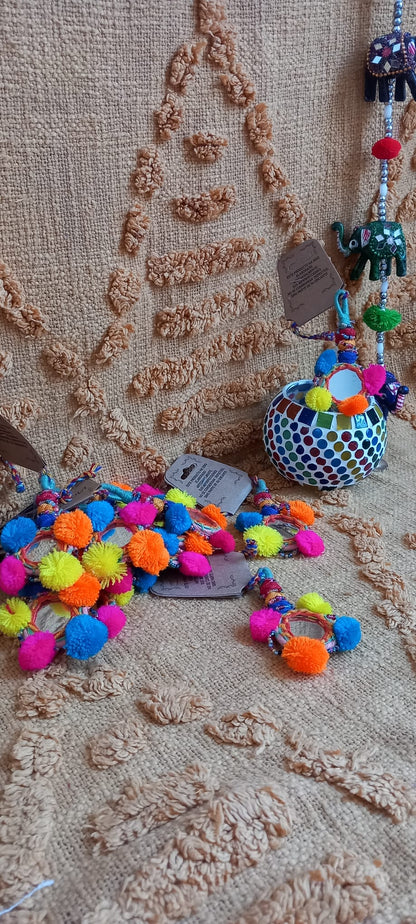 PACK DE 4 ABALORIOS POMPONES CON CRISTALITOS HECHO DE FORMA ARTESANAL.ENVÍO GRATIS SIN PEDIDO MÍNIMO.