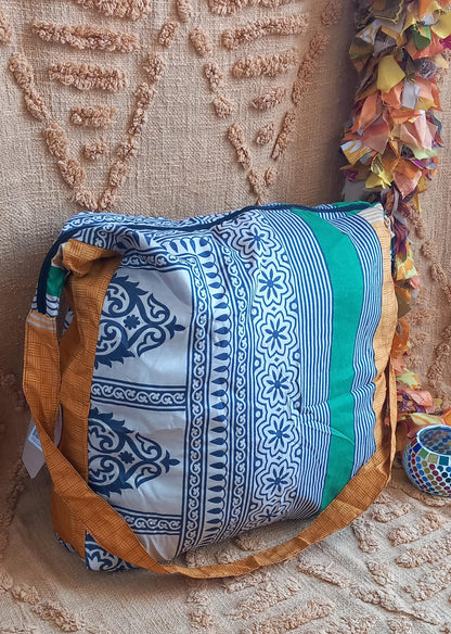 BOLSO SEDA CON CREMALLERA,AUTÉNTICA ARTESANÍA INDIA CON MÁGICOS COLORES.ENVÍO GRATIS SIN PEDIDO MÍNIMO.