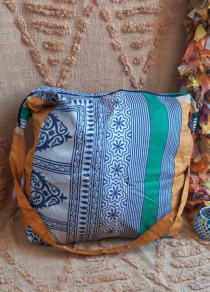 BOLSO SEDA CON CREMALLERA,AUTÉNTICA ARTESANÍA INDIA CON MÁGICOS COLORES.ENVÍO GRATIS SIN PEDIDO MÍNIMO.