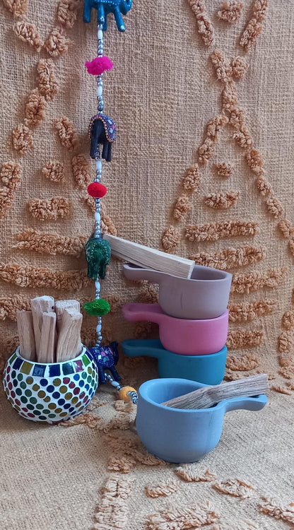 QUEMADOR DE PALO SANTO ARTESANÍA NATURAL A ELEGIR TU COLOR.ENVÍO GRATIS SIN PEDIDO MÍNIMO.