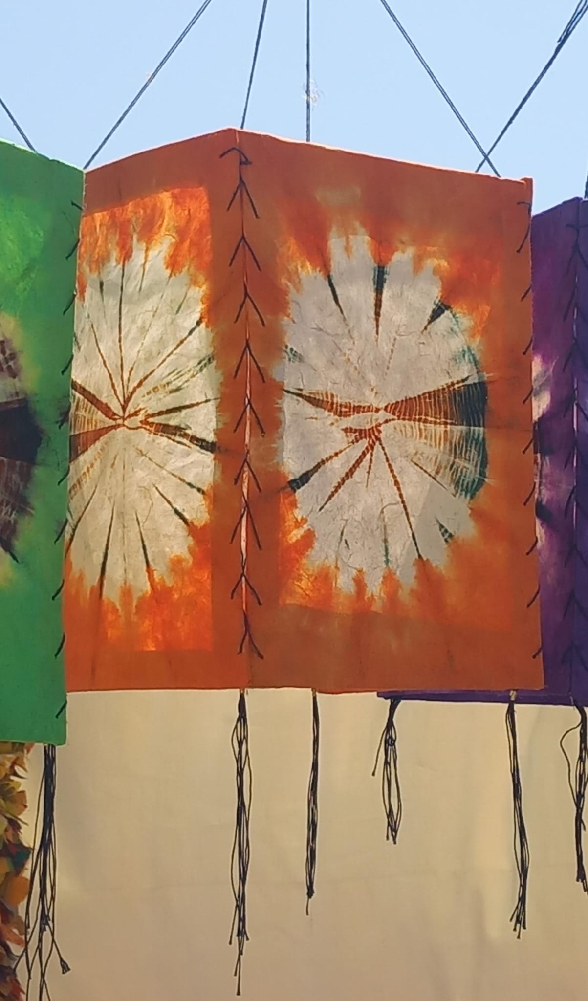 LÁMPARAS DECORATIVAS CON TRADICIÓN TYE DYE ARTESANALMENTE ELABORADAS.ENVÍO GRATIS SIN PEDIDO MÍNIO.