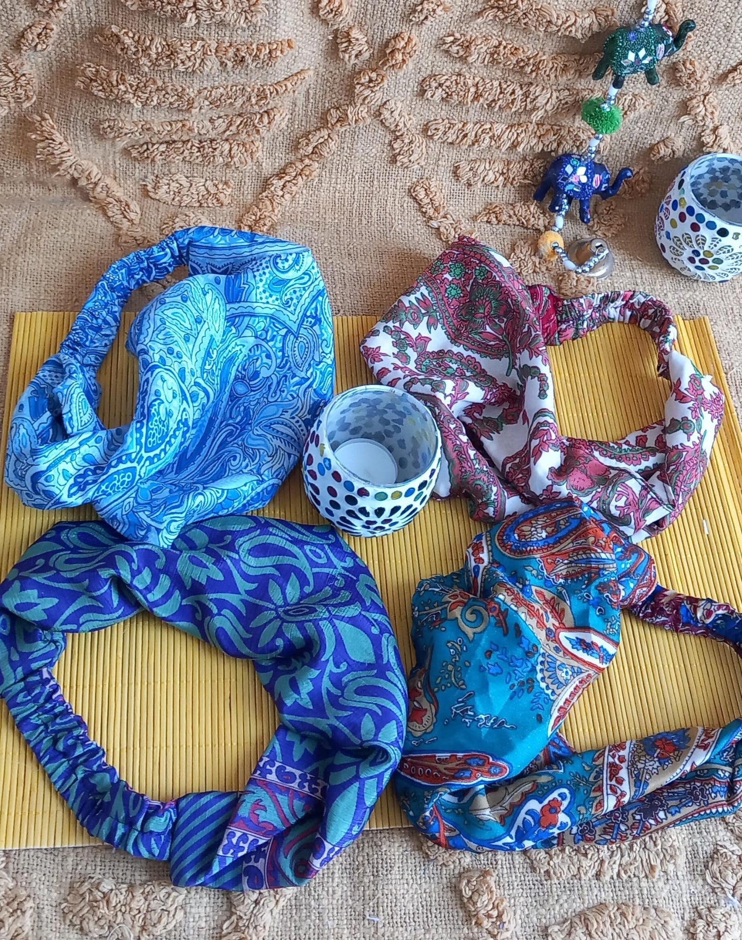 PACK DE 4 DIADEMAS SEDOSAS SAREE.ENVÍO GRATIS SIN PEDIDO MÍNIMO.