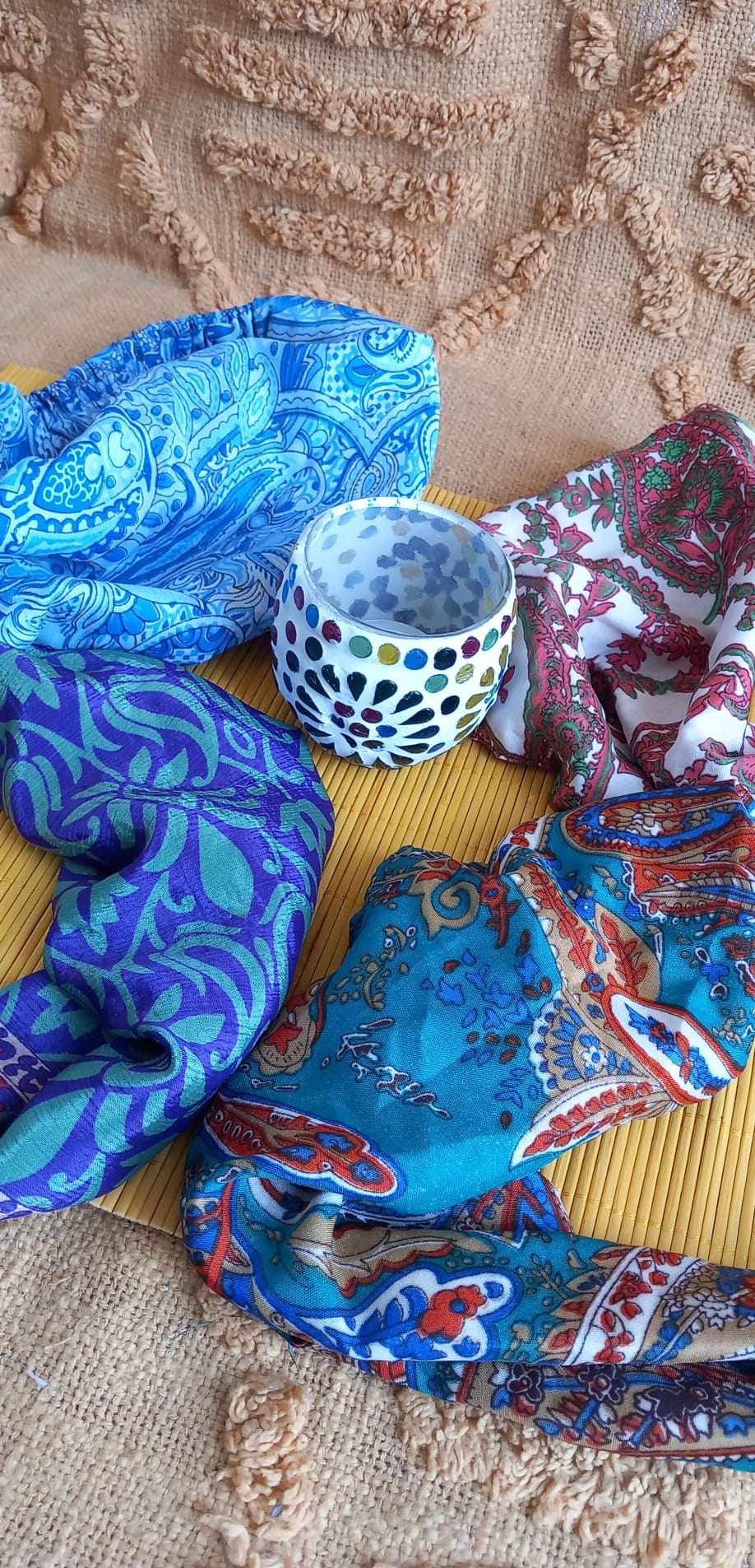 PACK DE 4 DIADEMAS SEDOSAS SAREE.ENVÍO GRATIS SIN PEDIDO MÍNIMO.