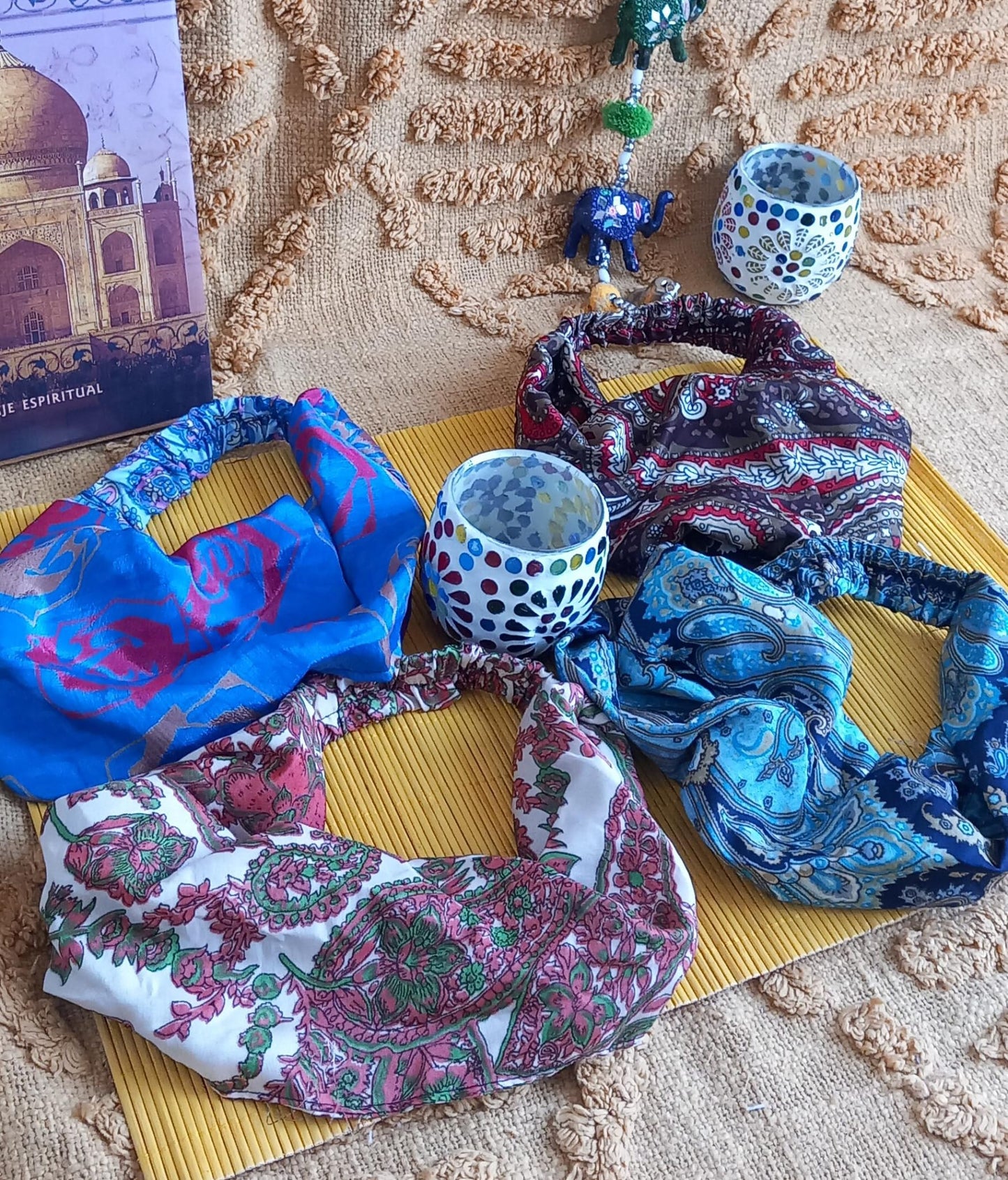 PACK DE 4 DIADEMAS SEDOSAS SAREE.ENVÍO GRATIS SIN PEDIDO MÍNIMO.