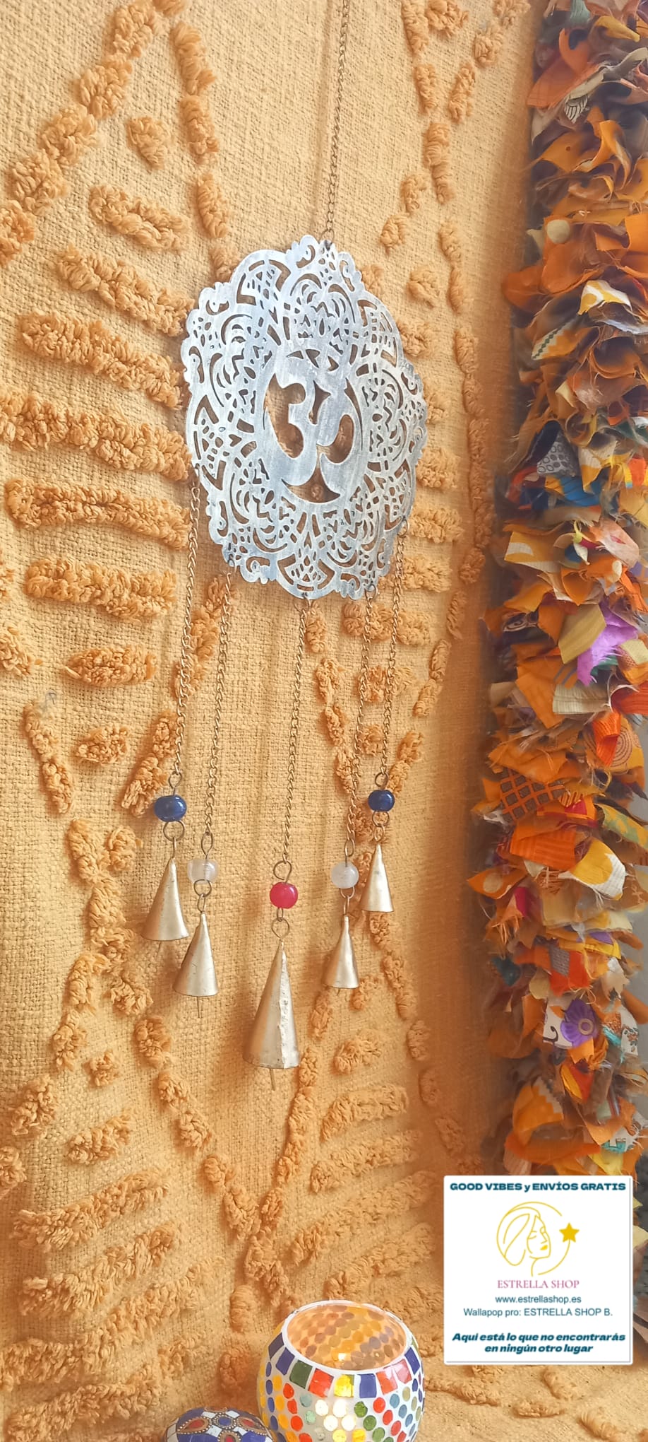 DECORACIÓN CON SIMBOLISMO Y BELLEZA ARTESANAL.COLGADOR METÁLICO MANTRA OM.ENVÍO GRATIS SIN PEDIDO MÍNIMO.