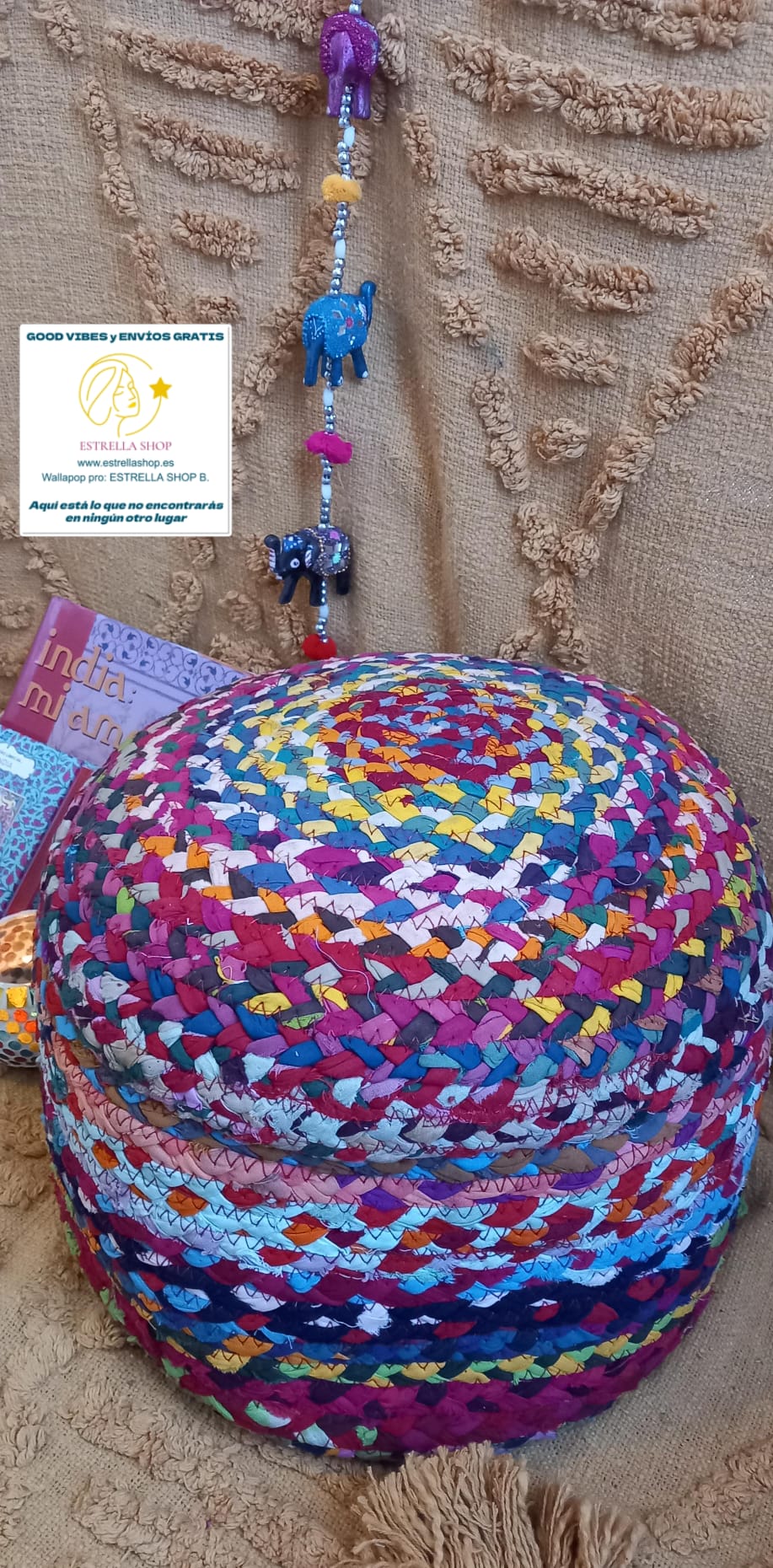 PUFF REDONDO CON RELLENO HECHO ARTESANALMENTE A MANO EN INDIA. PIEZA ÚNICA CON ENVÍO GRATIS SIN PEDIDO MÍNIMO.