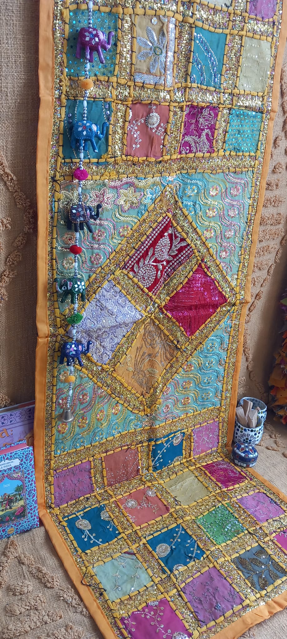 TEXTIL TAPIZ Y CAMINO PATCHWORK HANDMADE EN INDIA CON AMOR Y ES ENVÍO GRATIS SIN PEDIDO MÍNIMO.