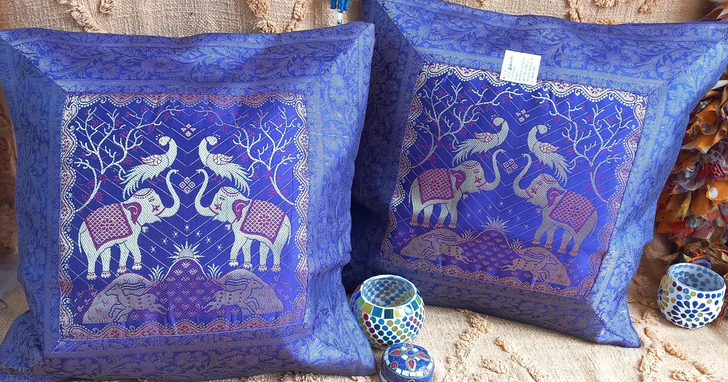 PACK 2 FUNDAS DE COJÍN CON CREMALLERA ELEFANTE MORADO Y DORADO. BOHEMIO Y ARTESANAL CON ALMA.ENVÍO GRATIS SIN PEDIDO MÍNIMO.