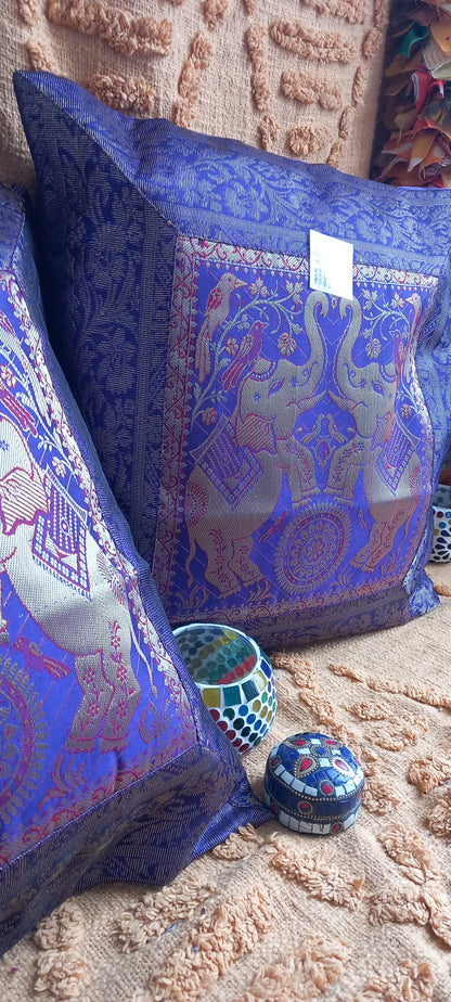 PACK 2 FUNDAS DE COJÍN SEDA INDIA TEJIDO TRADICIONAL INDIA COLORES VIBRANTES ELEFANTES DE JAIPUR. ENVÍO GRATIS SIN PEDIDO MÍNIMO.
