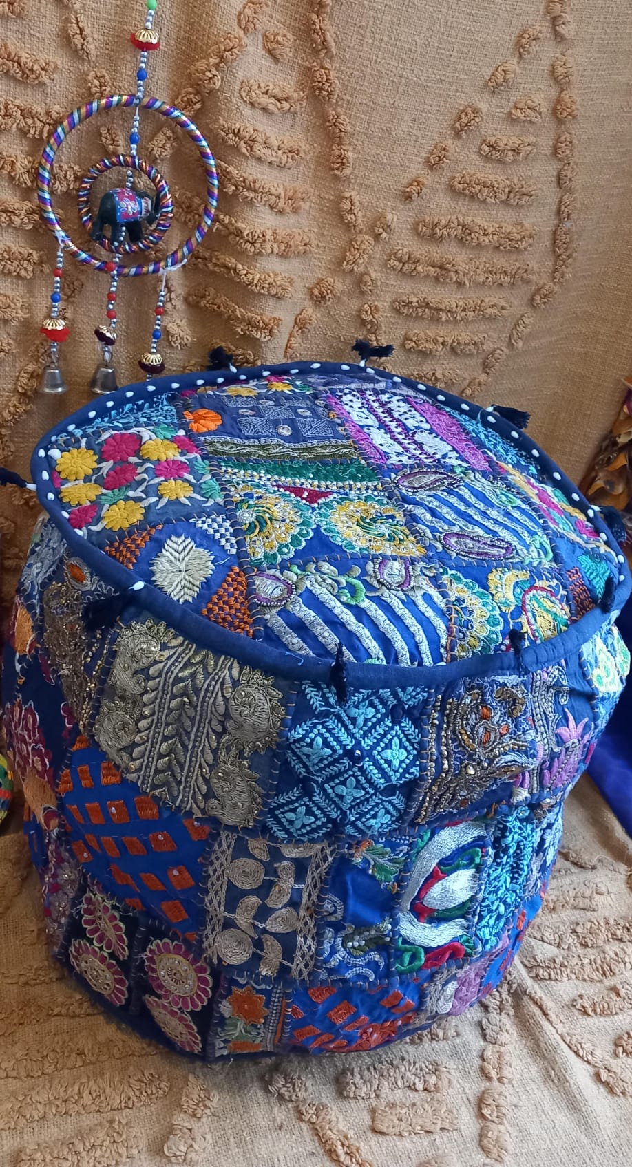 PUFF PATCHWORK HECHO A MANO EN INDIA REDONDO Y EXCLUSIVO.ENVÍO GRATIS SIN PEDIDO MÍNIMO.