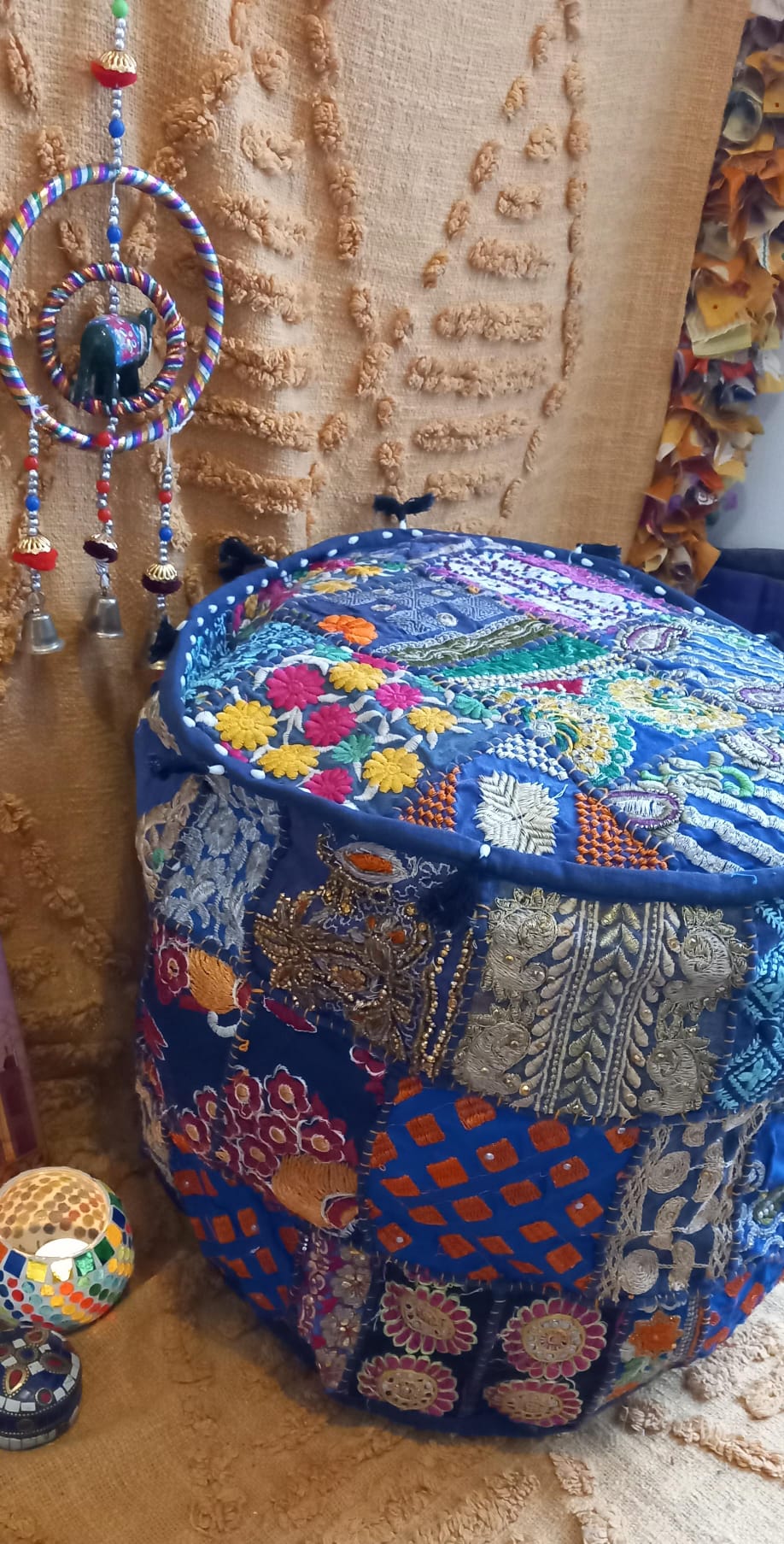 PUFF PATCHWORK HECHO A MANO EN INDIA REDONDO Y EXCLUSIVO.ENVÍO GRATIS SIN PEDIDO MÍNIMO.