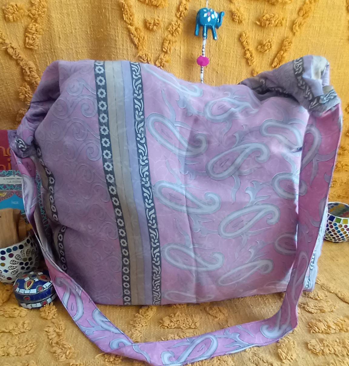 BOLSO SEDA CON CREMALLERA,AUTÉNTICA ARTESANÍA INDIA CON MÁGICOS COLORES.ENVÍO GRATIS SIN PEDIDO MÍNIMO.