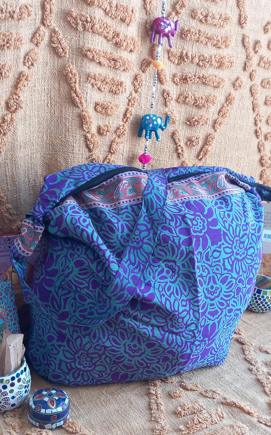 BOLSO SEDA CON CREMALLERA,AUTÉNTICA ARTESANÍA INDIA CON MÁGICOS COLORES.ENVÍO GRATIS SIN PEDIDO MÍNIMO.