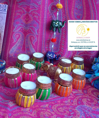 JUEGO DE 2 PORTAVELAS ORIGINALES Y ARTESANALMENTE HECHO A MANO EN INDIA INSPIRADO EN LA ALEGRÍA Y LA BUENA ENERGÍA DE LAS CELEBRACIONES VIBRANTES Y ESPECIALES.ENVÍO GRATIS.