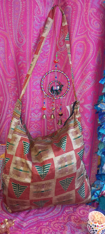 BOLSO SEDA CON CREMALLERA,AUTÉNTICA ARTESANÍA INDIA CON MÁGICOS COLORES.ENVÍO GRATIS SIN PEDIDO MÍNIMO.