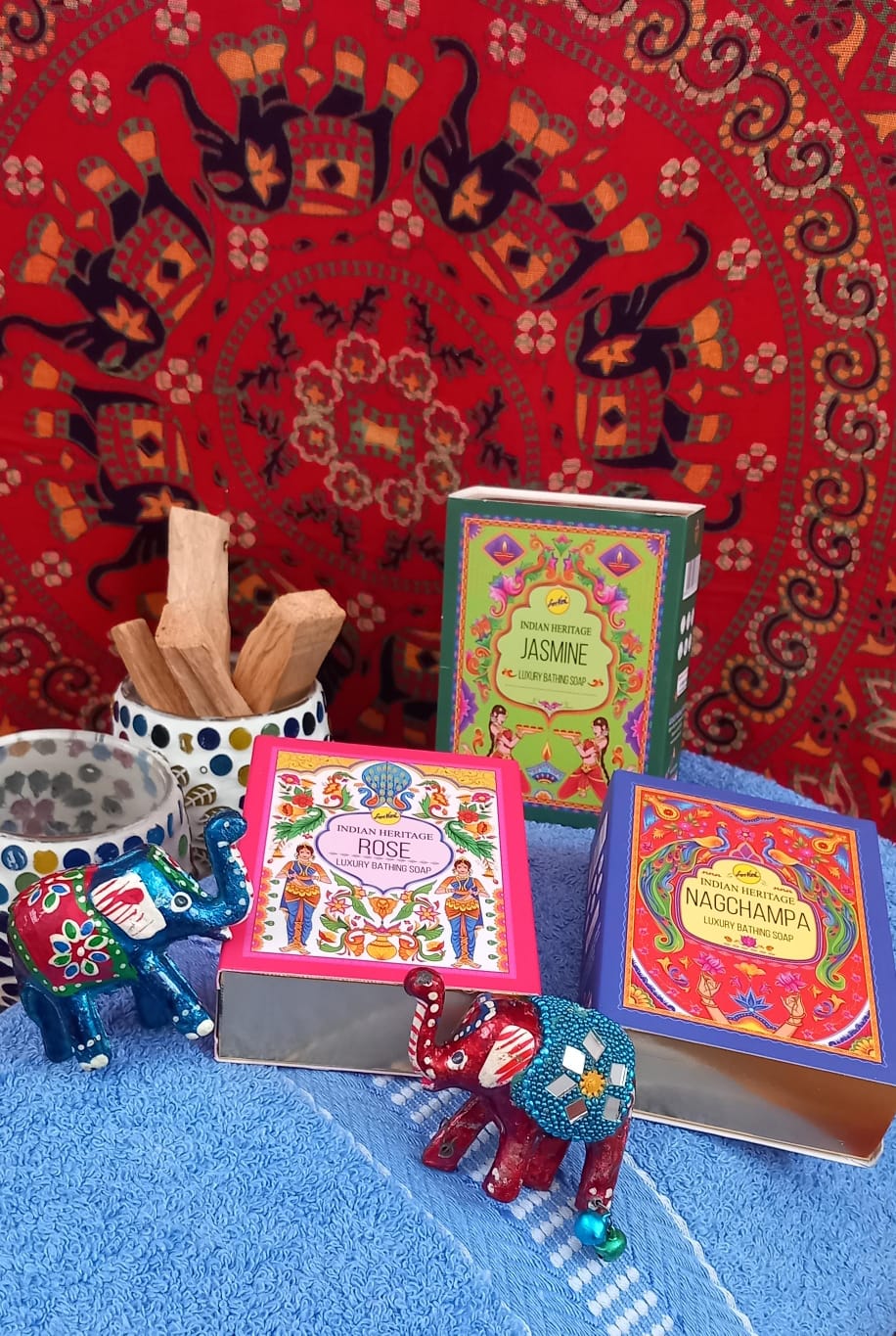 PACK LOTE DE 3 JABONES DE LUJO AYURVEDA HECHOS EN INDIA DE MANERA ARTESANALMENTE CON TODAS LAS PROPIEDADES DE LA MEDICINA AYURVEDA TRADICIONAL.ENVÍO GRATIS SIN PEDIDO MÍNIMO.